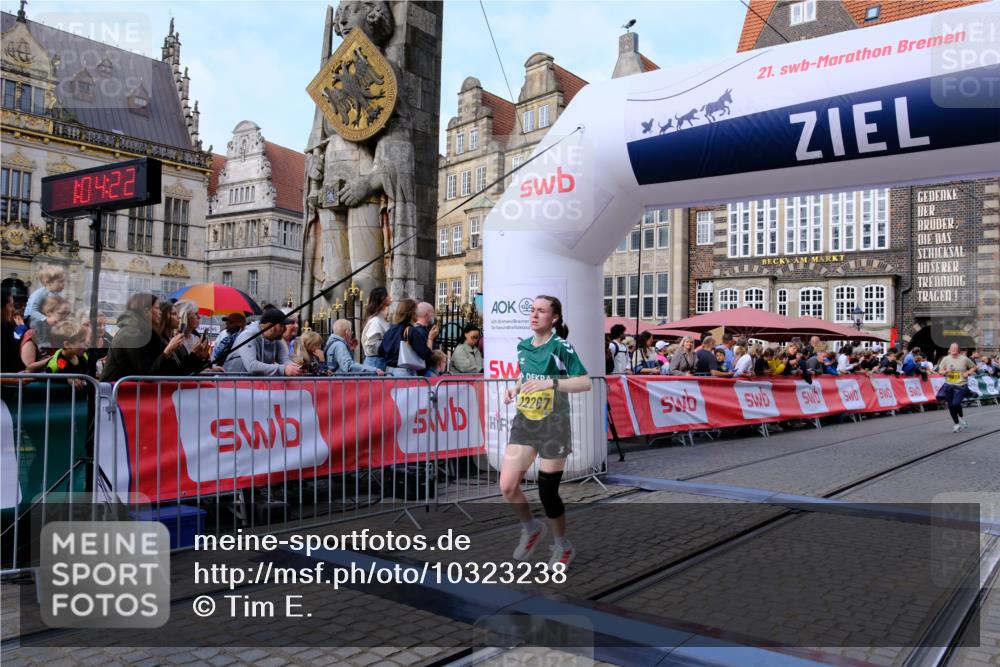 13.09.2026 - 21. swb-Marathon Bremen Tim E. http://msf.ph/oto/10323238 13.09.2026 10:59:38 Ziel 10377, 10492, 10922, 11086, 11125, 11151, 11301, 11302, 11500, 11873, 12118, 12267, 12295, 12537, 12541 meine-sportfotos.de
