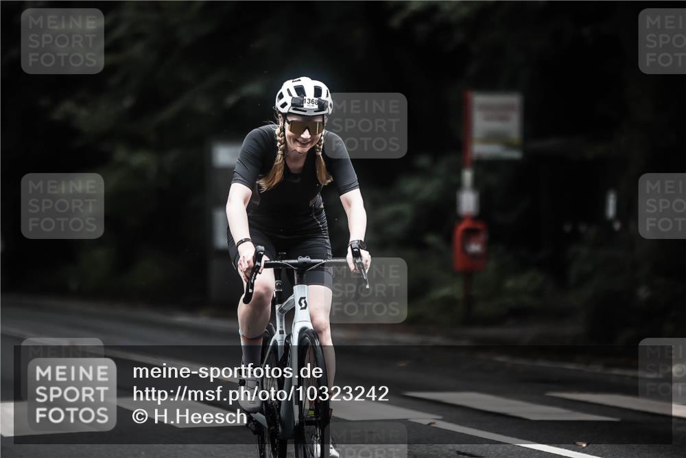 13.09.2026 - Stadtparktriathlon H.Heesch http://msf.ph/oto/10323242 13.09.2026 13:09:39 Radfahren 1209, 1243, 1321, 1366, 1368, 1387 meine-sportfotos.de