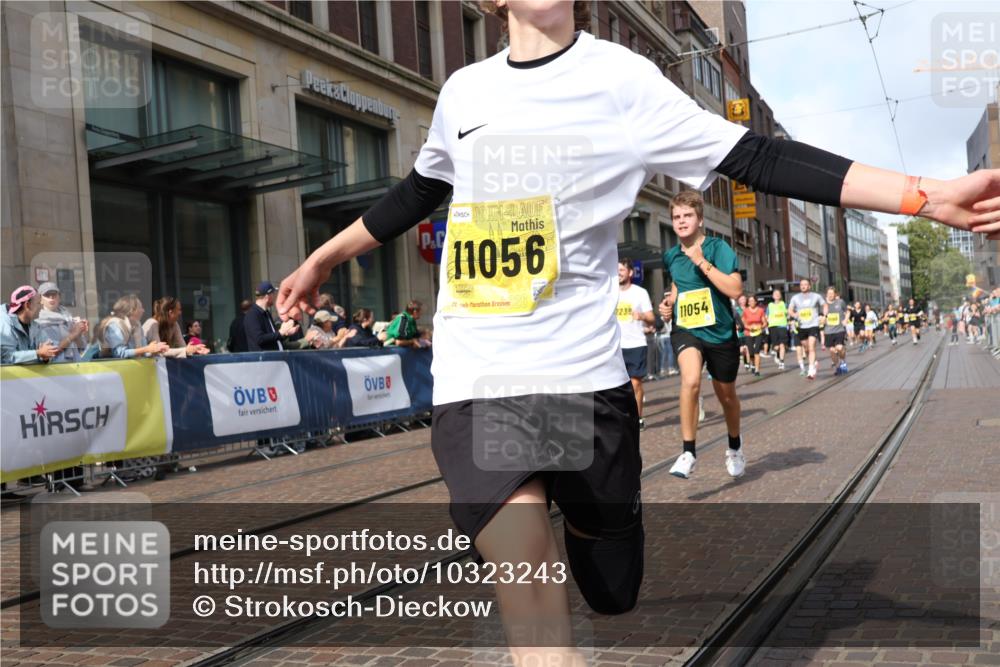 13.09.2026 - 21. swb-Marathon Bremen Strokosch-Dieckow http://msf.ph/oto/10323243 13.09.2026 10:59:49 Ziel 10144, 10175, 10758, 10810, 10867, 11016, 11071, 11158, 11159, 11160, 11250, 11259, 11427, 11445, 11453, 11524, 11525, 11528, 11547, 11587, 11588, 11589, 11623, 11637, 11879, 11907, 12123, 12190, 12238, 12239, 12274, 12352, 10147, 10236, 10355, 10669, 10691, 10745, 10928, 10929, 11054, 11056, 11089, 11151, 11194, 11207, 11419, 11501, 11519, 11594, 11637, 11803, 11904, 12138, 12242, 12243, 12295, 12481 meine-sportfotos.de