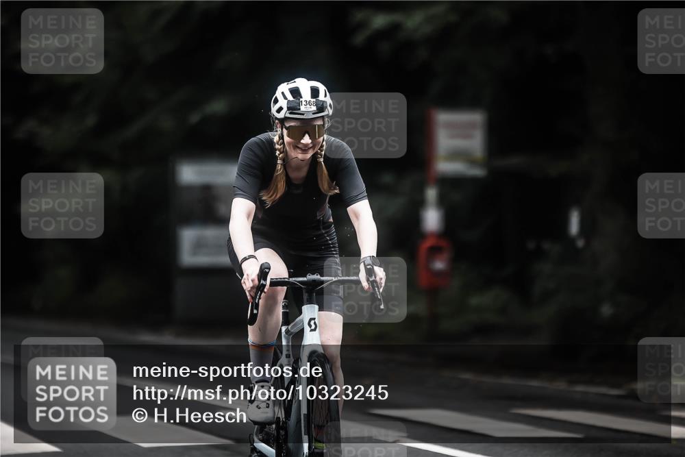 13.09.2026 - Stadtparktriathlon H.Heesch http://msf.ph/oto/10323245 13.09.2026 13:09:39 Radfahren 1209, 1243, 1321, 1366, 1368, 1387 meine-sportfotos.de