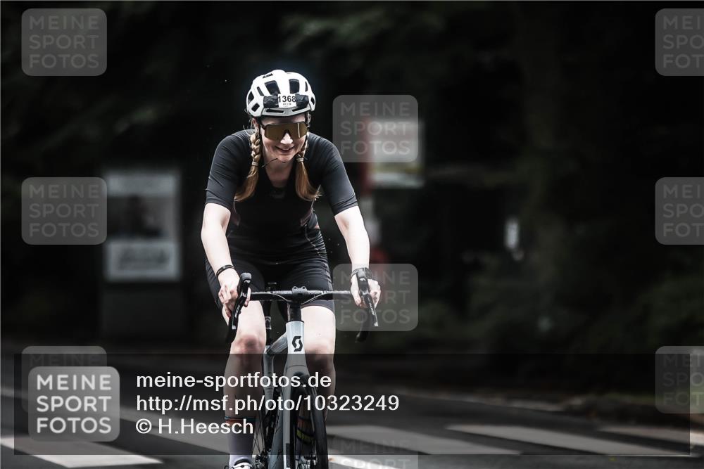 13.09.2026 - Stadtparktriathlon H.Heesch http://msf.ph/oto/10323249 13.09.2026 13:09:39 Radfahren 1209, 1243, 1321, 1366, 1368, 1387 meine-sportfotos.de