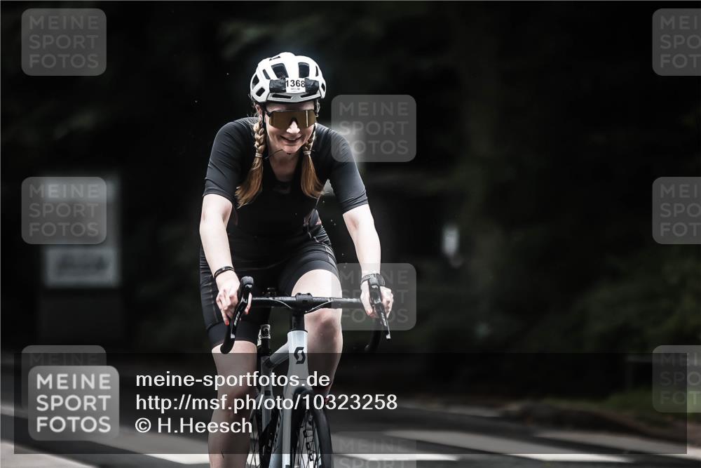 13.09.2026 - Stadtparktriathlon H.Heesch http://msf.ph/oto/10323258 13.09.2026 13:09:39 Radfahren 1209, 1243, 1321, 1366, 1368, 1387 meine-sportfotos.de