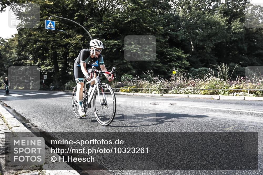 13.09.2026 - Stadtparktriathlon H.Heesch http://msf.ph/oto/10323261 13.09.2026 11:26:23 Radfahren 730, 746, 792, 820 meine-sportfotos.de