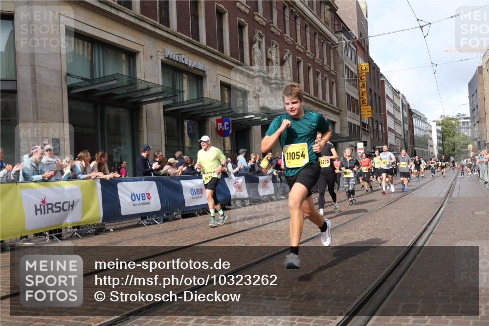 13.09.2026 - 21. swb-Marathon Bremen Strokosch-Dieckow http://msf.ph/oto/10323262 13.09.2026 10:59:50 Ziel 10144, 10175, 10758, 10810, 10867, 11016, 11071, 11158, 11159, 11160, 11250, 11259, 11427, 11445, 11453, 11524, 11525, 11528, 11547, 11587, 11588, 11589, 11623, 11879, 11907, 12105, 12106, 12123, 12190, 12238, 12239, 12274, 12352, 10147, 10236, 10355, 10669, 10691, 10745, 10928, 10929, 11054, 11056, 11089, 11151, 11194, 11207, 11419, 11427, 11501, 11519, 11594, 11637, 11803, 11904, 12138, 12242, 12243, 12481 meine-sportfotos.de
