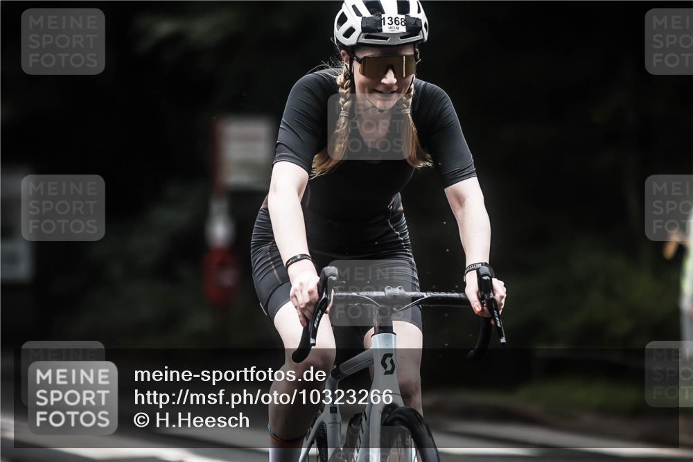 13.09.2026 - Stadtparktriathlon H.Heesch http://msf.ph/oto/10323266 13.09.2026 13:09:40 Radfahren 1209, 1321, 1366, 1368, 1387 meine-sportfotos.de