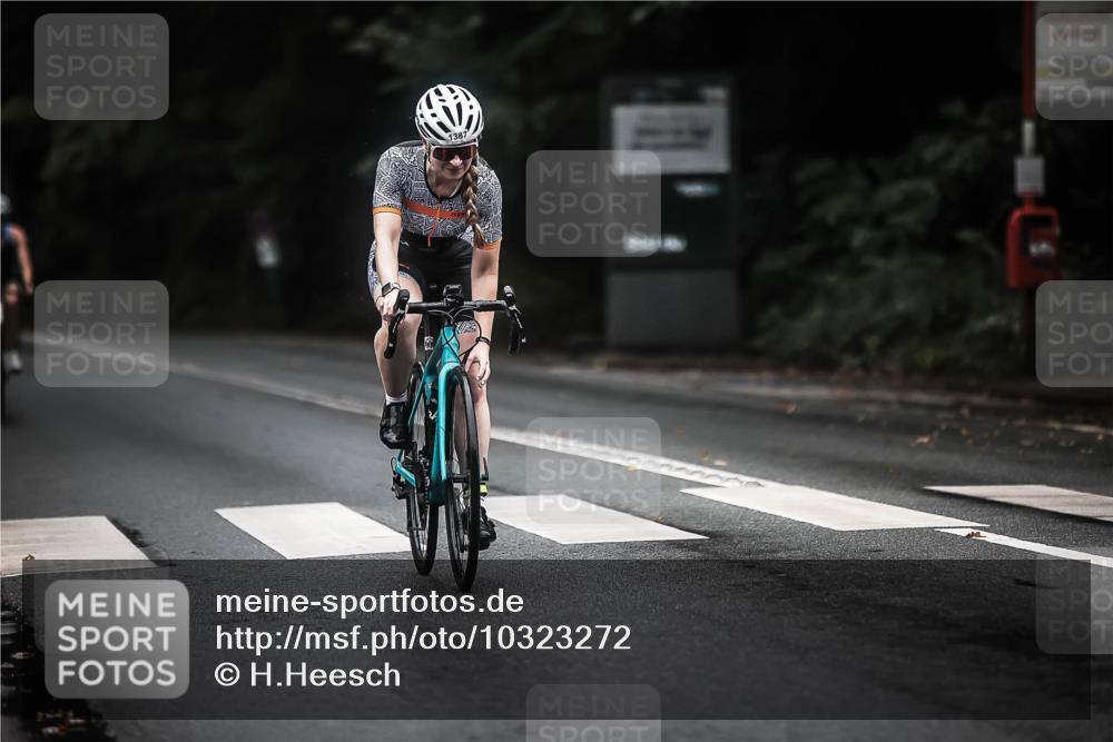 13.09.2026 - Stadtparktriathlon H.Heesch http://msf.ph/oto/10323272 13.09.2026 13:09:41 Radfahren 1209, 1321, 1368, 1387 meine-sportfotos.de
