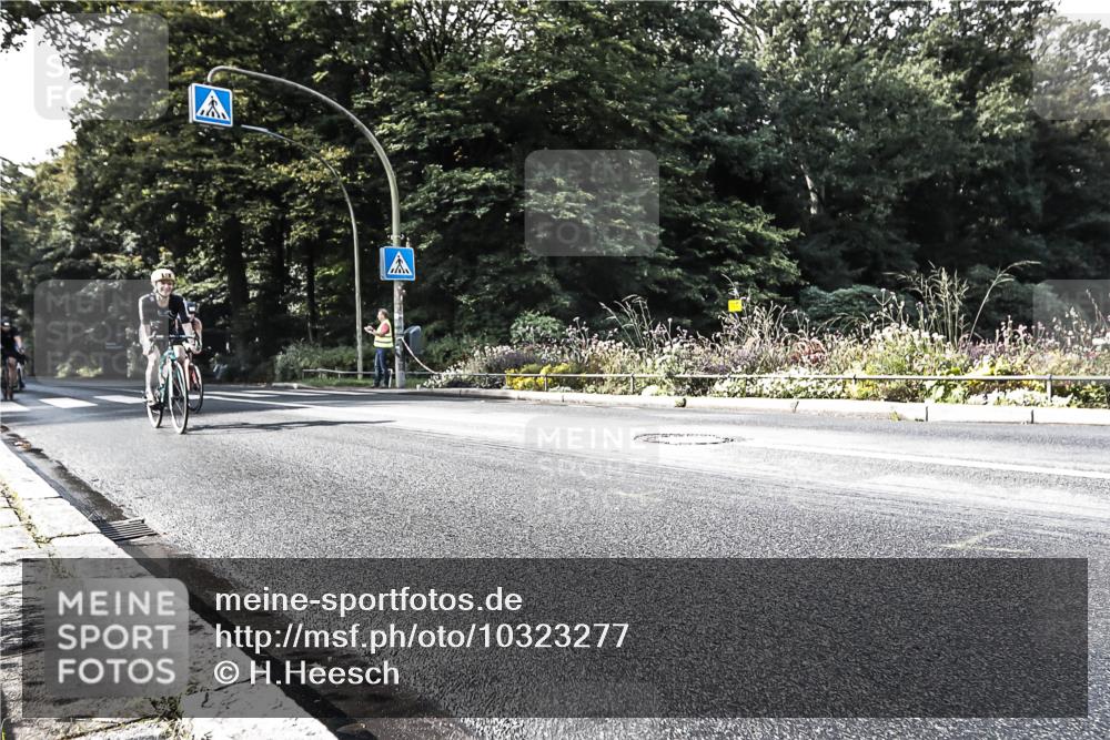 13.09.2026 - Stadtparktriathlon H.Heesch http://msf.ph/oto/10323277 13.09.2026 11:26:25 Radfahren 660, 730, 746, 820, 821 meine-sportfotos.de
