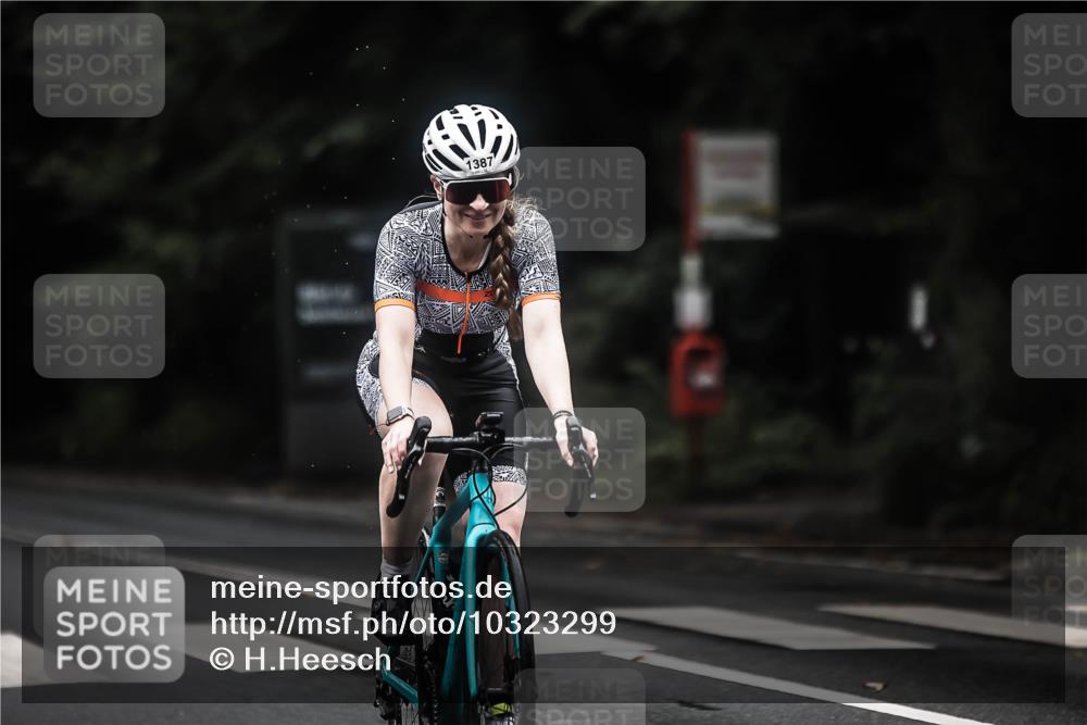 13.09.2026 - Stadtparktriathlon H.Heesch http://msf.ph/oto/10323299 13.09.2026 13:09:42 Radfahren 1209, 1280, 1321, 1368, 1387 meine-sportfotos.de