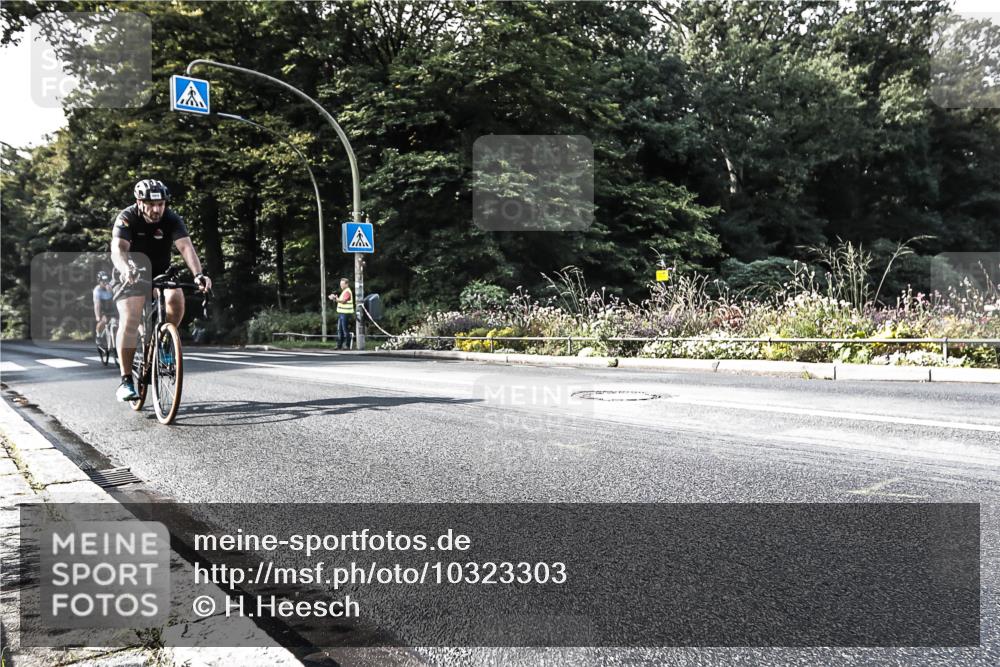 13.09.2026 - Stadtparktriathlon H.Heesch http://msf.ph/oto/10323303 13.09.2026 11:26:26 Radfahren 660, 730, 746, 820, 821 meine-sportfotos.de