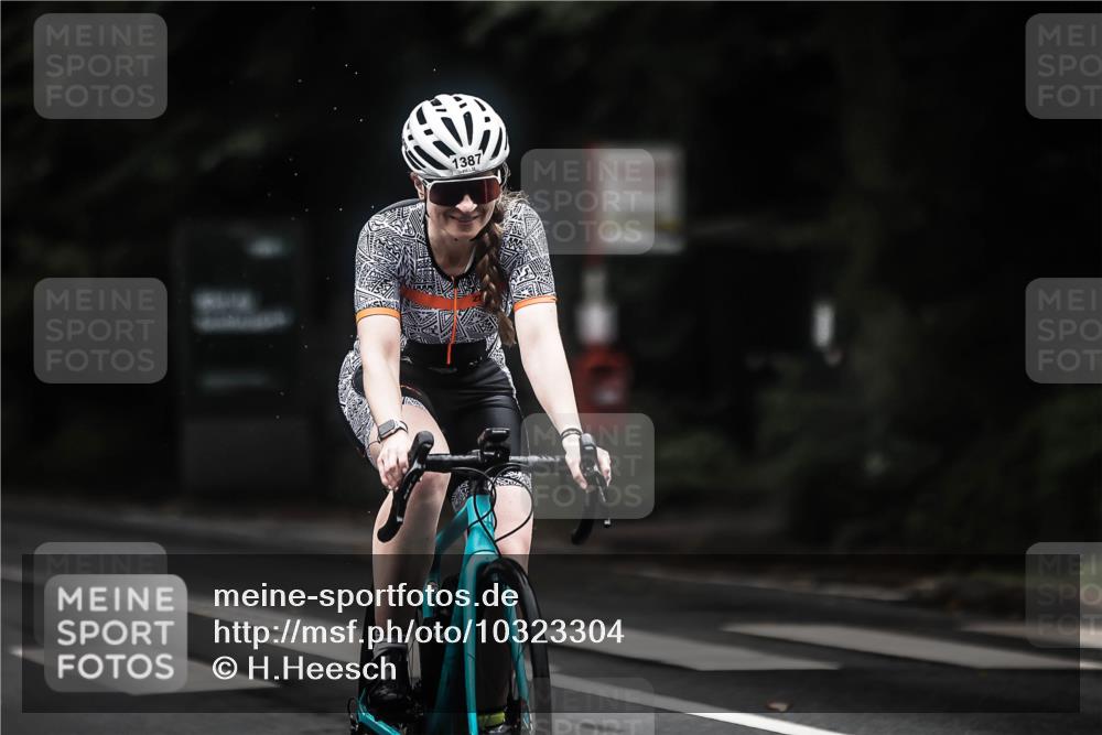 13.09.2026 - Stadtparktriathlon H.Heesch http://msf.ph/oto/10323304 13.09.2026 13:09:42 Radfahren 1209, 1280, 1321, 1368, 1387 meine-sportfotos.de