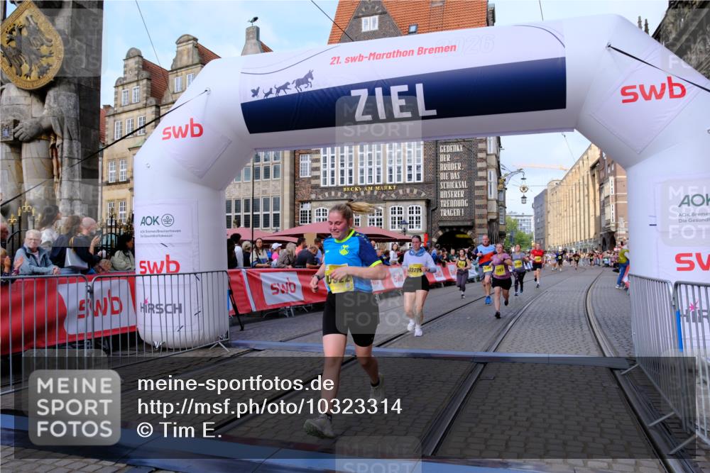 13.09.2026 - 21. swb-Marathon Bremen Tim E. http://msf.ph/oto/10323314 13.09.2026 10:59:44 Ziel 10147, 10377, 10492, 10745, 10922, 11151, 11207, 11500, 11519, 11594, 11873, 12267, 12295, 12481, 12537, 12541 meine-sportfotos.de