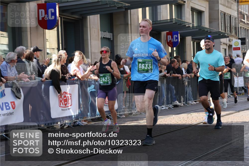 13.09.2026 - 21. swb-Marathon Bremen Strokosch-Dieckow http://msf.ph/oto/10323323 13.09.2026 13:18:59 Ziel 189, 666, 1599, 2007, 2390, 2423, 2535, 3182, 3508, 4319, 4455, 4819, 4857, 5172, 5371, 6008, 6137, 6633, 7686, 7754, 7945, 8153, 9552, 9638, 9805, 307, 2948, 3631, 4120, 4916, 5277, 5867, 6310, 6787, 7104, 7154, 7163, 7602, 7647, 7791, 8743, 9327, 9512, 9833, 13184 meine-sportfotos.de