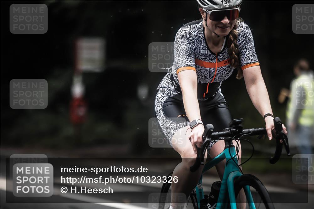13.09.2026 - Stadtparktriathlon H.Heesch http://msf.ph/oto/10323326 13.09.2026 13:09:43 Radfahren 1209, 1273, 1280, 1321, 1368, 1387 meine-sportfotos.de