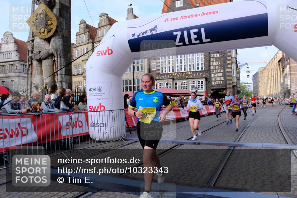 13.09.2026 - 21. swb-Marathon Bremen Tim E. http://msf.ph/oto/10323343 13.09.2026 10:59:44 Ziel 10147, 10377, 10492, 10745, 10922, 11151, 11207, 11500, 11519, 11594, 11873, 12267, 12295, 12481, 12537, 12541 meine-sportfotos.de