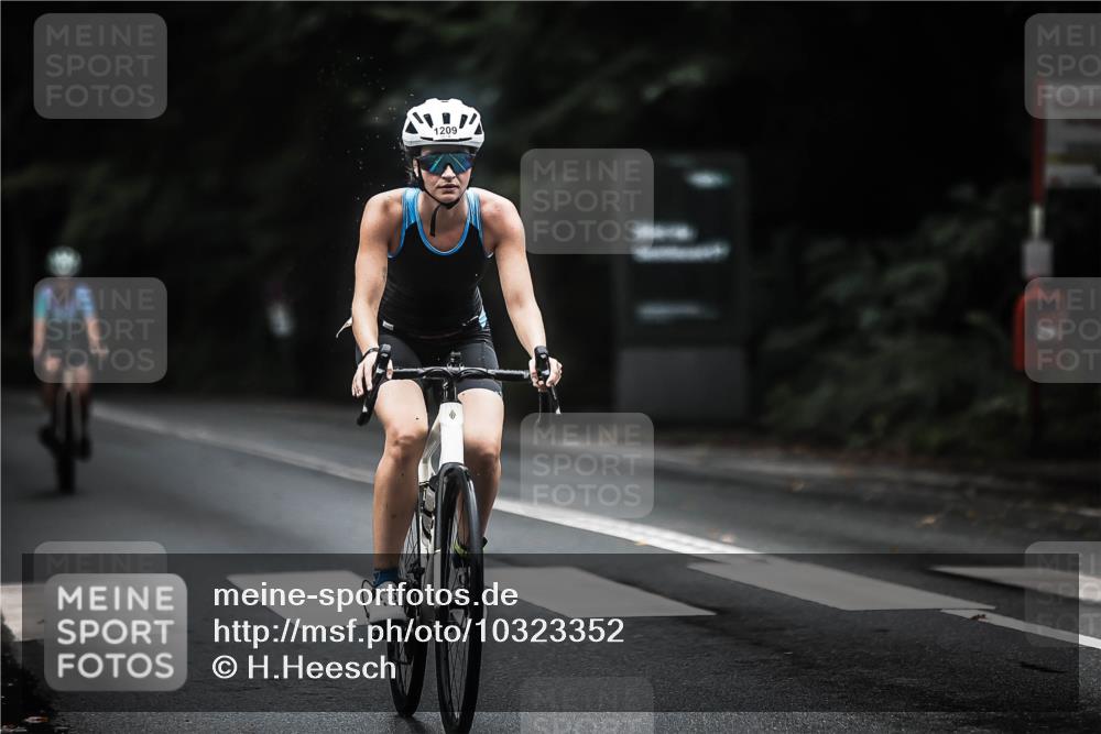 13.09.2026 - Stadtparktriathlon H.Heesch http://msf.ph/oto/10323352 13.09.2026 13:09:45 Radfahren 1209, 1248, 1273, 1280, 1367, 1368, 1387 meine-sportfotos.de