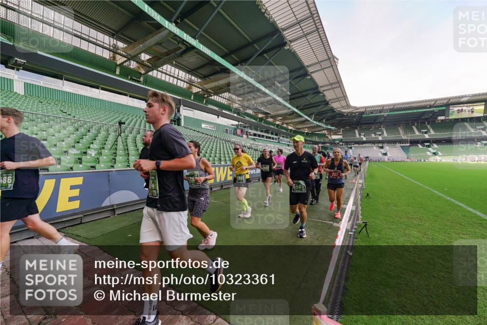 13.09.2026 - 21. swb-Marathon Bremen Michael Burmester http://msf.ph/oto/10323361 13.09.2026 13:25:11 Laufen im Stadion 137, 182, 213, 294, 324, 505, 530, 543, 548, 645, 721, 723, 739, 743, 752, 815, 818, 966, 1273, 1283, 1410, 1443, 1459, 1463, 1471, 1487, 1491, 1504, 1515, 1561, 1597, 1598, 1744, 1828, 1830, 1944, 1953, 2058, 2059, 2095, 2211, 2252, 2267, 2271, 2298, 2308, 2312, 2323, 2354, 2465, 2483, 2497, 2503, 2506, 2554, 2571, 2591, 2644, 2752, 2762, 2776, 2833, 2878, 2896, 2981, 3005, 3062, 3097, 3142, 3172, 3211, 3259, 3288, 3289, 3298, 3306, 3312, 3329, 3381, 3390 meine-sportfotos.de