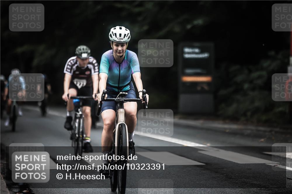 13.09.2026 - Stadtparktriathlon H.Heesch http://msf.ph/oto/10323391 13.09.2026 13:09:48 Radfahren 1209, 1248, 1273, 1280, 1314, 1367, 1382, 1387 meine-sportfotos.de