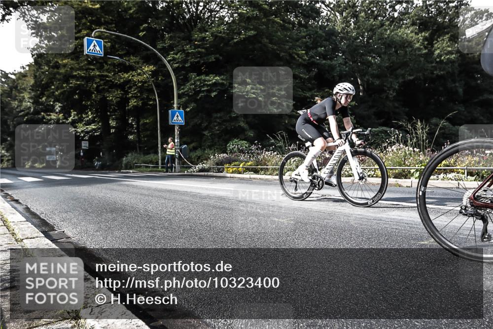 13.09.2026 - Stadtparktriathlon H.Heesch http://msf.ph/oto/10323400 13.09.2026 11:26:36 Radfahren 710 meine-sportfotos.de