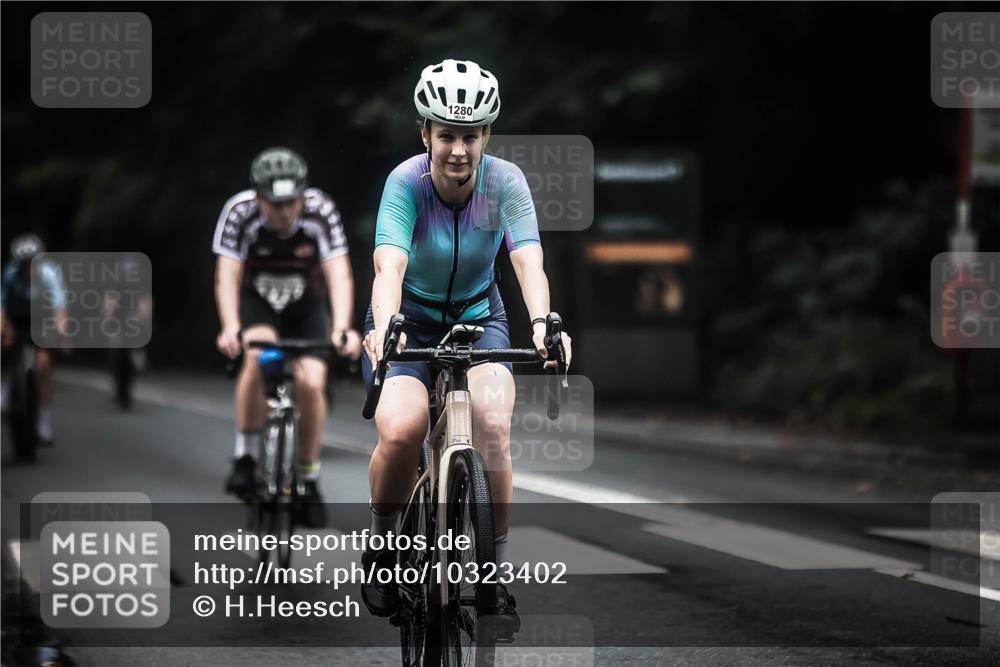 13.09.2026 - Stadtparktriathlon H.Heesch http://msf.ph/oto/10323402 13.09.2026 13:09:48 Radfahren 1209, 1248, 1273, 1280, 1314, 1367, 1382, 1387 meine-sportfotos.de