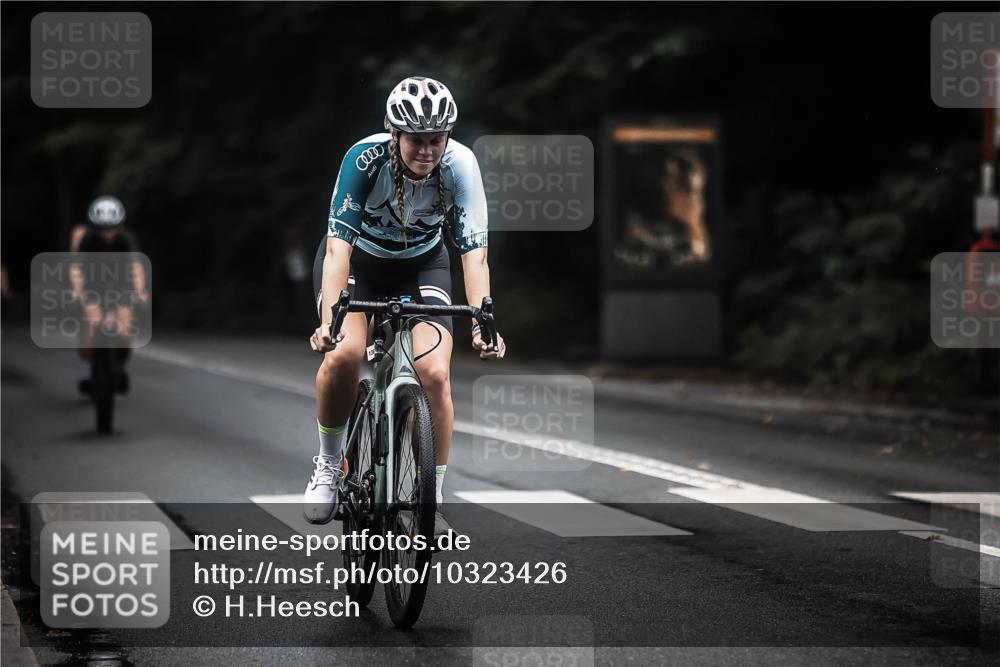 13.09.2026 - Stadtparktriathlon H.Heesch http://msf.ph/oto/10323426 13.09.2026 13:09:51 Radfahren 1209, 1232, 1248, 1273, 1280, 1314, 1325, 1367, 1382 meine-sportfotos.de