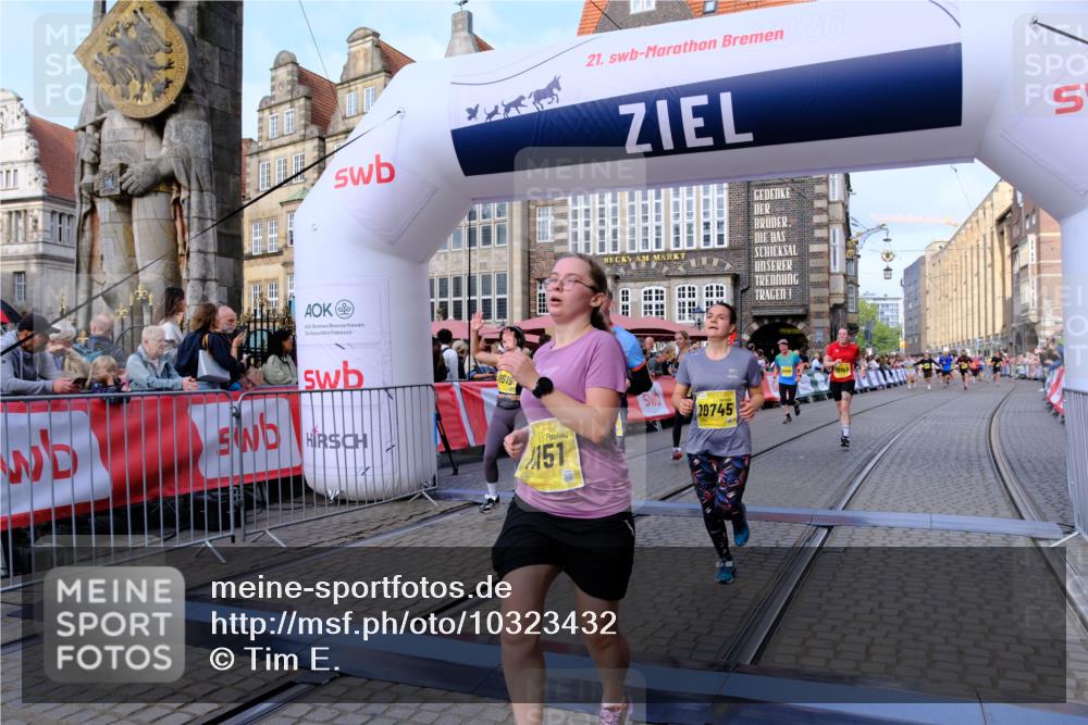 13.09.2026 - 21. swb-Marathon Bremen Tim E. http://msf.ph/oto/10323432 13.09.2026 10:59:47 Ziel 10147, 10377, 10745, 10922, 11151, 11207, 11519, 11594, 11873, 12267, 12295, 12481, 12527, 12537 meine-sportfotos.de