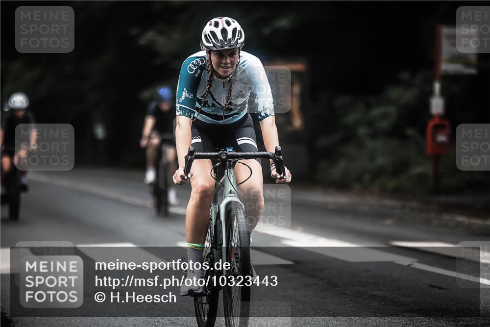 13.09.2026 - Stadtparktriathlon H.Heesch http://msf.ph/oto/10323443 13.09.2026 13:09:52 Radfahren 1232, 1248, 1273, 1280, 1314, 1325, 1367, 1382 meine-sportfotos.de