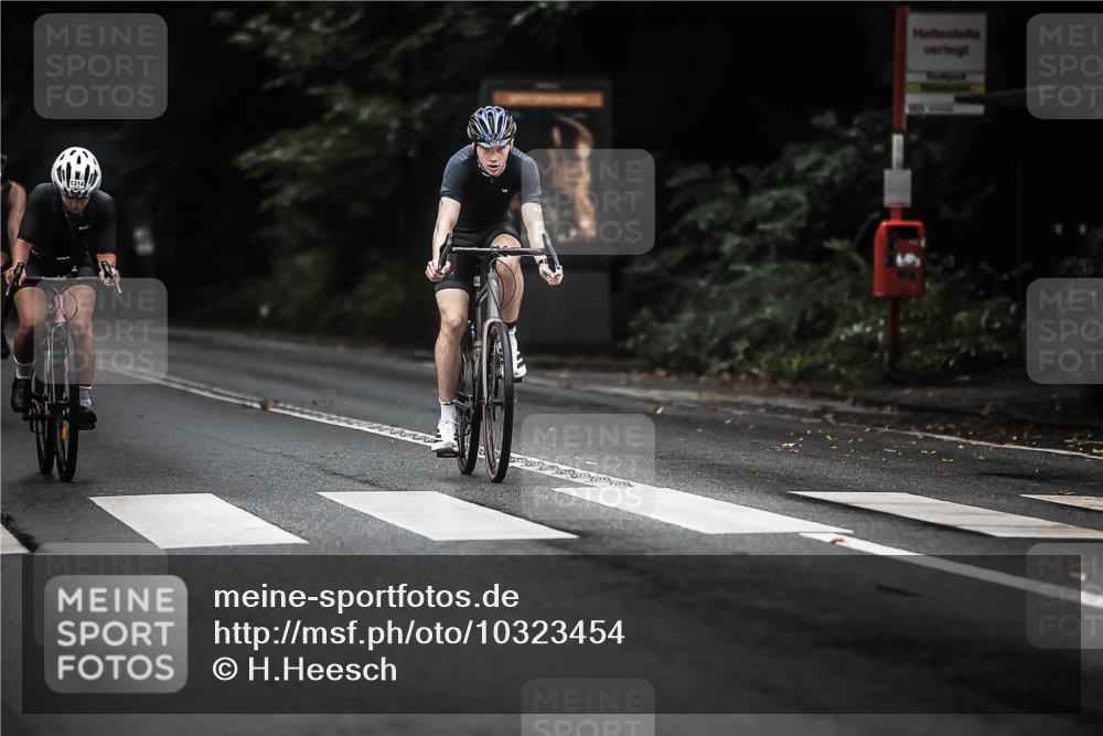 13.09.2026 - Stadtparktriathlon H.Heesch http://msf.ph/oto/10323454 13.09.2026 13:09:53 Radfahren 1232, 1248, 1273, 1280, 1314, 1325, 1349, 1367, 1382 meine-sportfotos.de