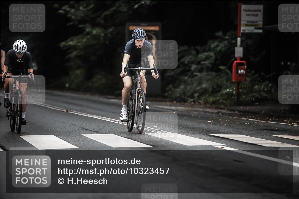 13.09.2026 - Stadtparktriathlon H.Heesch http://msf.ph/oto/10323457 13.09.2026 13:09:53 Radfahren 1232, 1248, 1273, 1280, 1314, 1325, 1349, 1367, 1382 meine-sportfotos.de