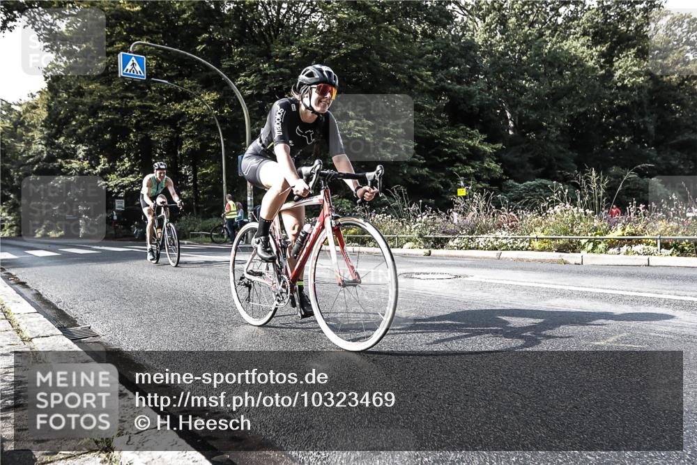 13.09.2026 - Stadtparktriathlon H.Heesch http://msf.ph/oto/10323469 13.09.2026 11:27:10 Radfahren 595, 600, 726 meine-sportfotos.de
