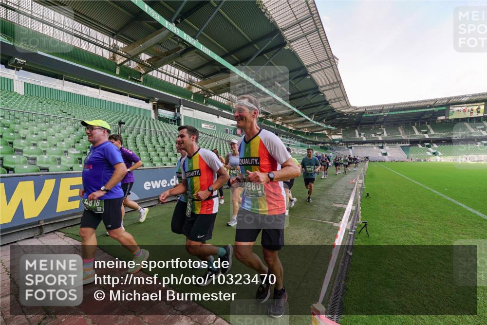 13.09.2026 - 21. swb-Marathon Bremen Michael Burmester http://msf.ph/oto/10323470 13.09.2026 13:25:21 Laufen im Stadion 213, 294, 505, 530, 543, 548, 645, 723, 739, 743, 752, 815, 818, 966, 1273, 1283, 1410, 1443, 1459, 1463, 1471, 1487, 1491, 1504, 1515, 1530, 1561, 1618, 1744, 1828, 1830, 1944, 1953, 2058, 2059, 2095, 2211, 2252, 2267, 2271, 2298, 2308, 2312, 2323, 2354, 2382, 2384, 2465, 2483, 2497, 2506, 2554, 2571, 2591, 2644, 2656, 2675, 2752, 2762, 2776, 2833, 2878, 2896, 2981, 3005, 3062, 3097, 3142, 3172, 3211, 3259, 3298, 3306, 3312, 3329, 3381, 3390, 3433 meine-sportfotos.de