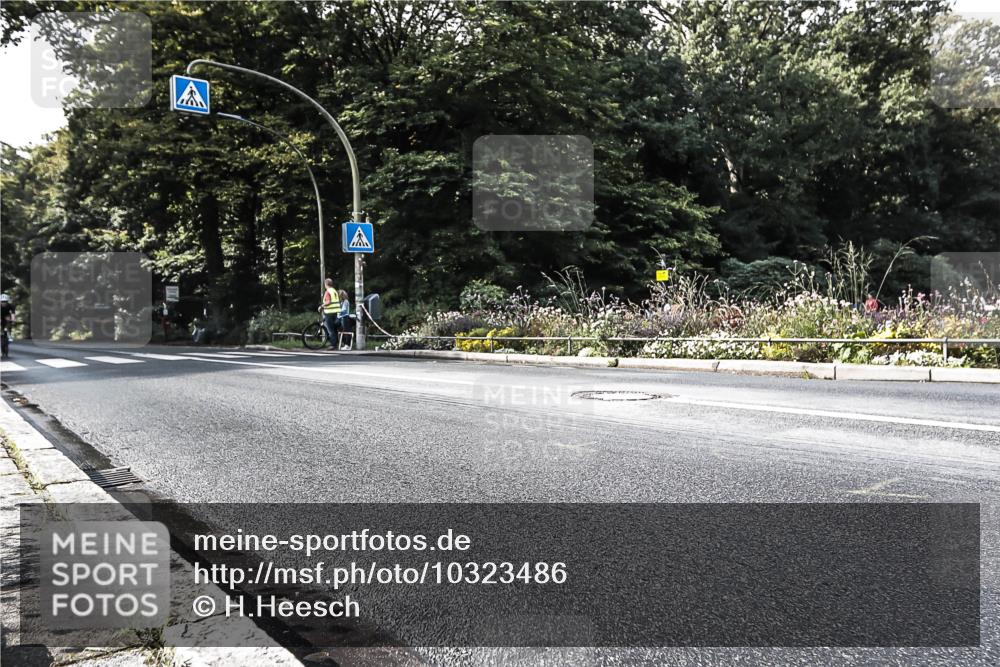13.09.2026 - Stadtparktriathlon H.Heesch http://msf.ph/oto/10323486 13.09.2026 11:27:11 Radfahren 595, 600, 726 meine-sportfotos.de