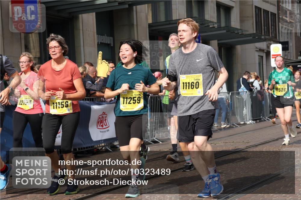 13.09.2026 - 21. swb-Marathon Bremen Strokosch-Dieckow http://msf.ph/oto/10323489 13.09.2026 10:59:54 Ziel 10144, 10677, 10758, 10801, 10810, 11016, 11045, 11071, 11129, 11158, 11159, 11160, 11250, 11259, 11445, 11453, 11524, 11525, 11528, 11547, 11587, 11588, 11589, 11623, 11907, 12105, 12106, 12123, 12190, 12274, 12291, 12352, 12394, 12530, 12531, 10175, 10236, 10355, 10669, 10691, 10867, 10928, 10929, 11054, 11056, 11089, 11194, 11419, 11427, 11501, 11594, 11637, 11803, 11879, 11904, 12138, 12238, 12239, 12242, 12243 meine-sportfotos.de