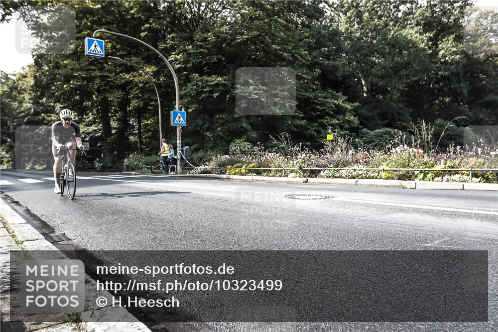 13.09.2026 - Stadtparktriathlon H.Heesch http://msf.ph/oto/10323499 13.09.2026 11:27:13 Radfahren 595, 600, 726 meine-sportfotos.de