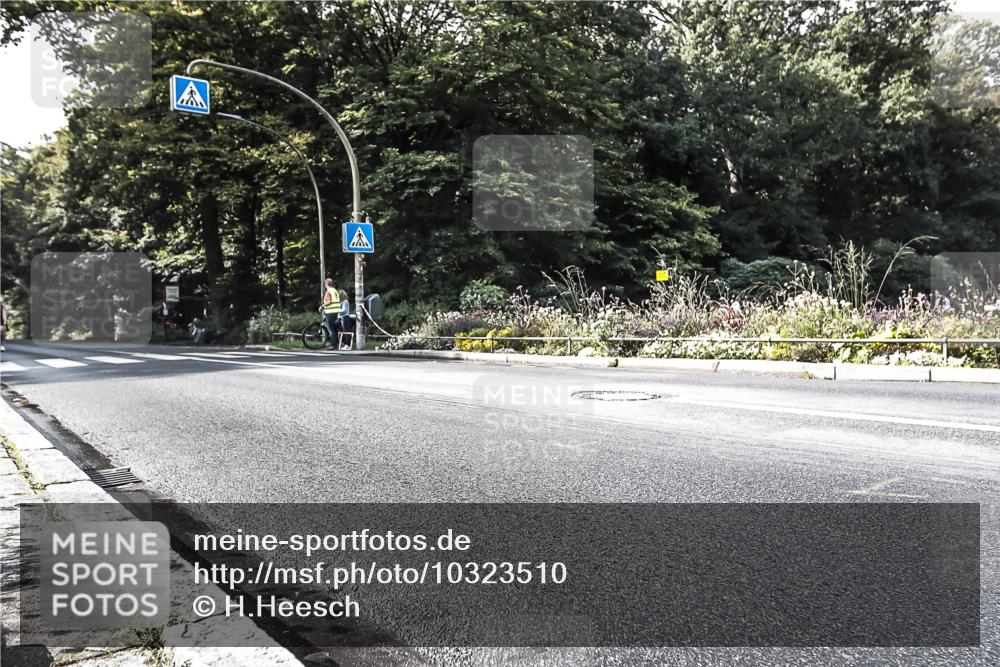 13.09.2026 - Stadtparktriathlon H.Heesch http://msf.ph/oto/10323510 13.09.2026 11:27:14 Radfahren 595, 798 meine-sportfotos.de