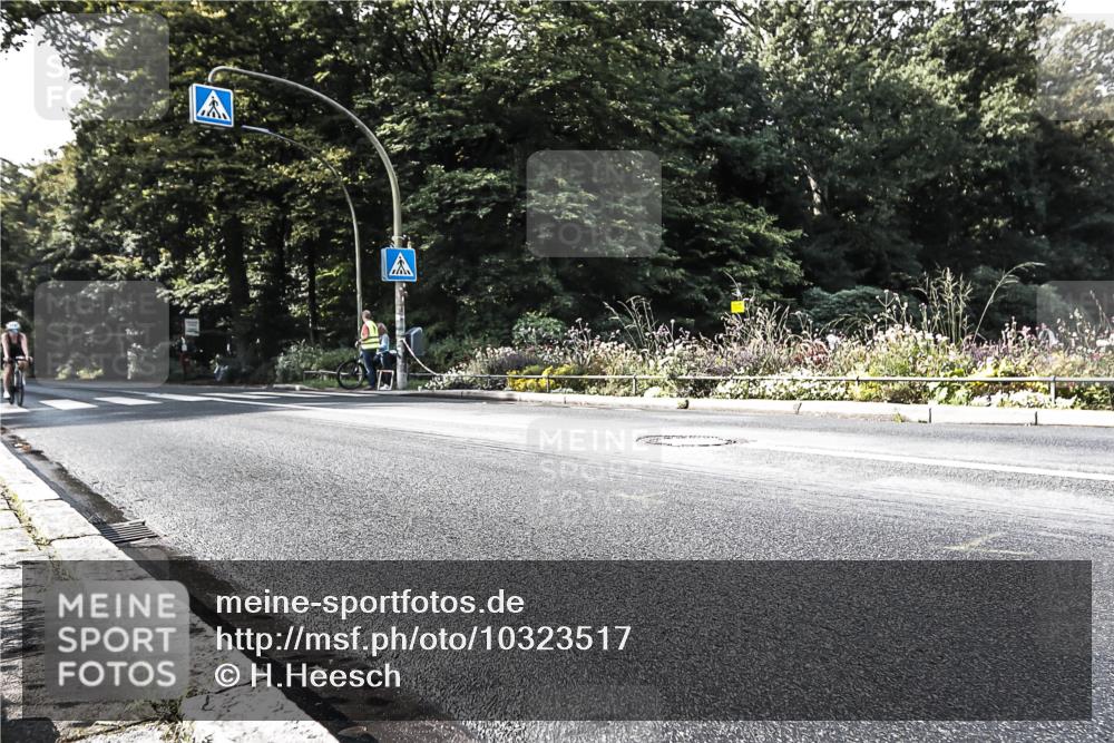 13.09.2026 - Stadtparktriathlon H.Heesch http://msf.ph/oto/10323517 13.09.2026 11:27:14 Radfahren 595, 798 meine-sportfotos.de
