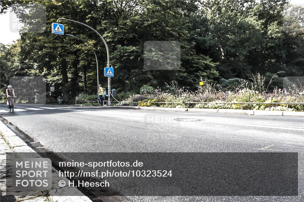 13.09.2026 - Stadtparktriathlon H.Heesch http://msf.ph/oto/10323524 13.09.2026 11:27:15 Radfahren 595, 798 meine-sportfotos.de