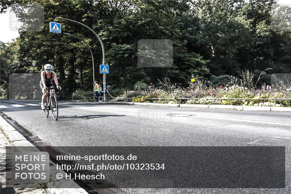 13.09.2026 - Stadtparktriathlon H.Heesch http://msf.ph/oto/10323534 13.09.2026 11:27:16 Radfahren 595, 793, 798 meine-sportfotos.de