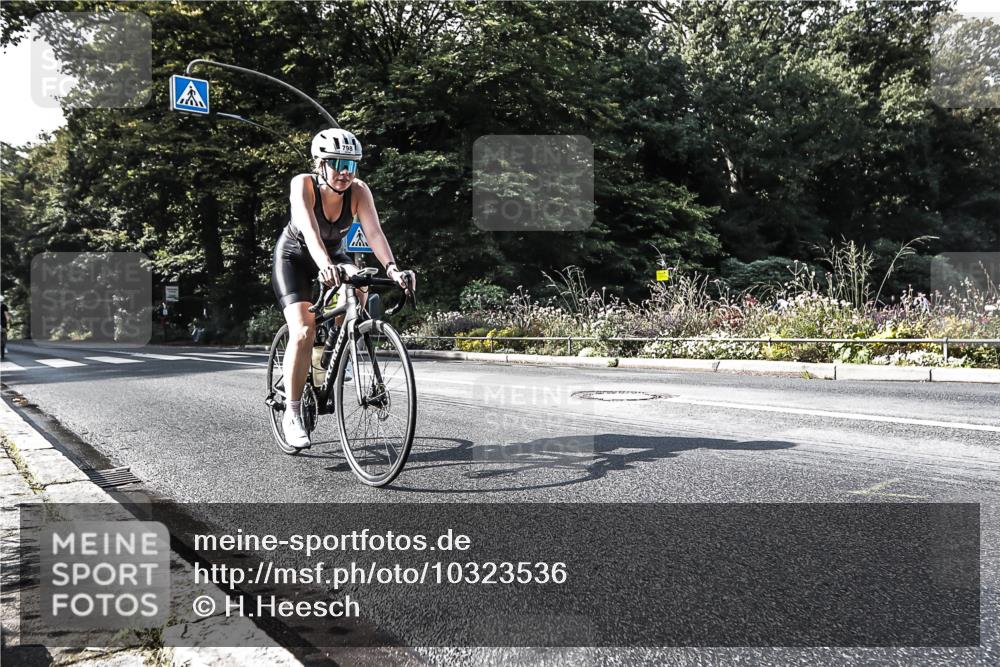 13.09.2026 - Stadtparktriathlon H.Heesch http://msf.ph/oto/10323536 13.09.2026 11:27:16 Radfahren 595, 793, 798 meine-sportfotos.de