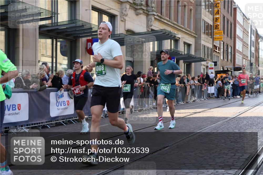 13.09.2026 - 21. swb-Marathon Bremen Strokosch-Dieckow http://msf.ph/oto/10323539 13.09.2026 13:19:02 Ziel 189, 666, 1599, 2390, 2423, 2535, 3182, 3508, 4319, 4455, 4819, 5172, 5371, 6008, 6137, 6633, 7268, 7754, 7945, 8153, 9552, 9638, 9805, 307, 2007, 4120, 4857, 4916, 5277, 6310, 6787, 7104, 7154, 7163, 7602, 7647, 7686, 7791, 9512, 13184 meine-sportfotos.de