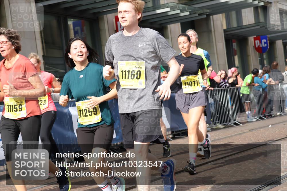 13.09.2026 - 21. swb-Marathon Bremen Strokosch-Dieckow http://msf.ph/oto/10323547 13.09.2026 10:59:55 Ziel 10144, 10677, 10758, 10801, 10810, 11016, 11045, 11071, 11129, 11158, 11159, 11160, 11250, 11259, 11445, 11453, 11524, 11525, 11528, 11547, 11587, 11588, 11589, 11623, 11907, 12105, 12106, 12123, 12190, 12274, 12291, 12352, 12394, 12530, 12531, 10175, 10236, 10355, 10669, 10691, 10867, 10928, 10929, 11054, 11056, 11089, 11194, 11250, 11419, 11427, 11445, 11501, 11594, 11637, 11803, 11879, 11904, 12138, 12238, 12239, 12242, 12243 meine-sportfotos.de