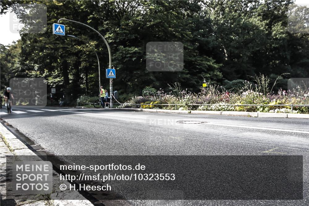 13.09.2026 - Stadtparktriathlon H.Heesch http://msf.ph/oto/10323553 13.09.2026 11:27:17 Radfahren 619, 793, 798 meine-sportfotos.de