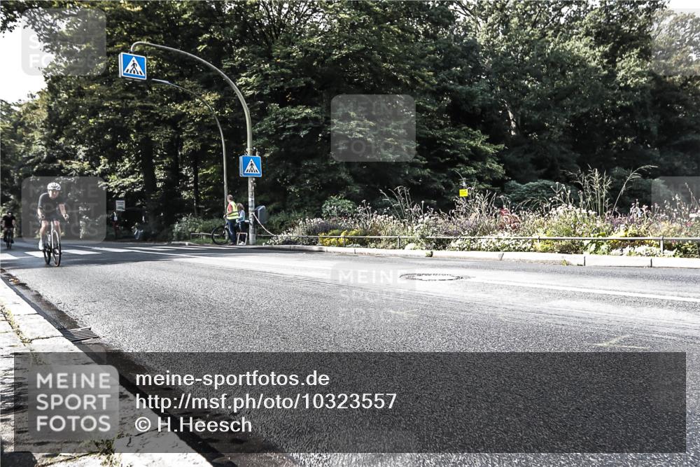 13.09.2026 - Stadtparktriathlon H.Heesch http://msf.ph/oto/10323557 13.09.2026 11:27:18 Radfahren 619, 793, 798 meine-sportfotos.de