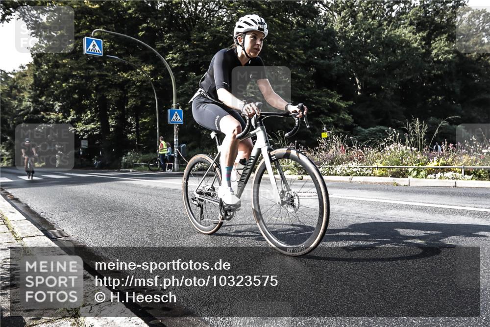 13.09.2026 - Stadtparktriathlon H.Heesch http://msf.ph/oto/10323575 13.09.2026 11:27:19 Radfahren 619, 793, 798 meine-sportfotos.de