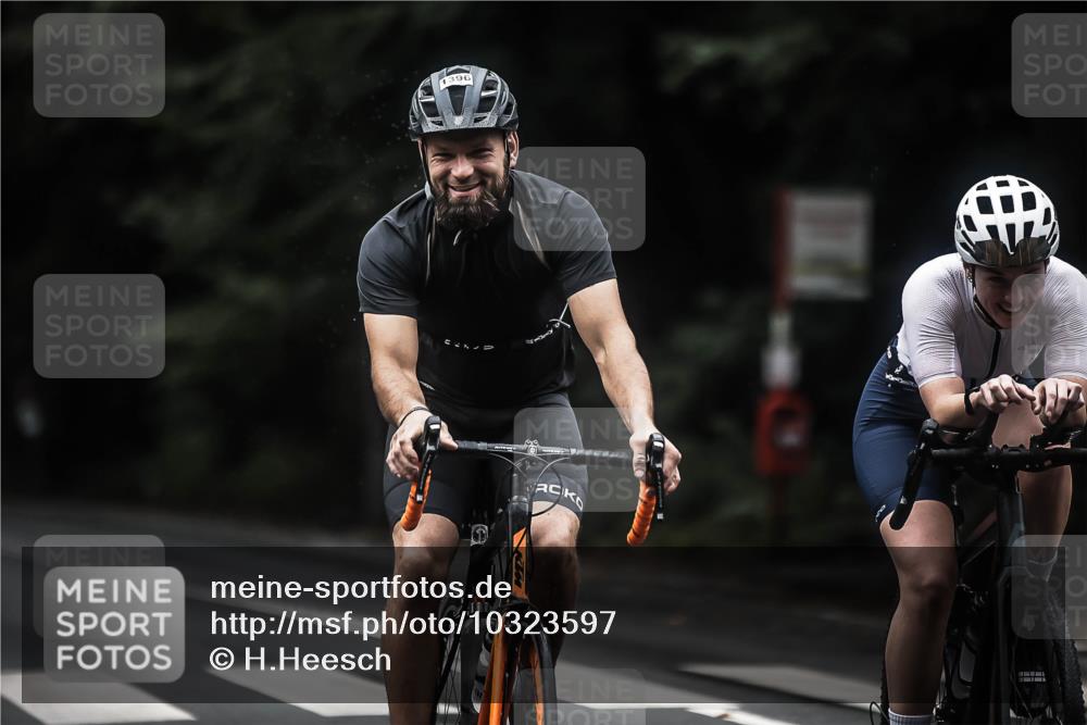 13.09.2026 - Stadtparktriathlon H.Heesch http://msf.ph/oto/10323597 13.09.2026 13:10:15 Radfahren 1229, 1255, 1262, 1375, 1395, 1396 meine-sportfotos.de