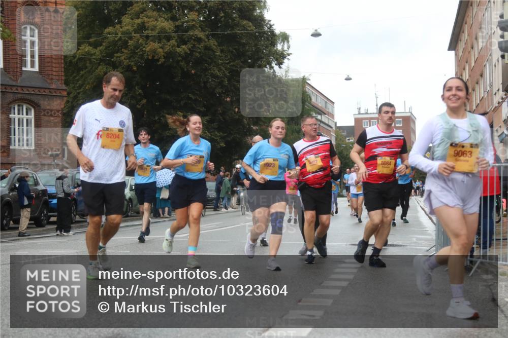 13.09.2026 - Kiel Lauf Markus Tischler http://msf.ph/oto/10323604 13.09.2026 11:00:35 Fleethörn 300, 8204, 1923, 577, 8084, 9063 meine-sportfotos.de