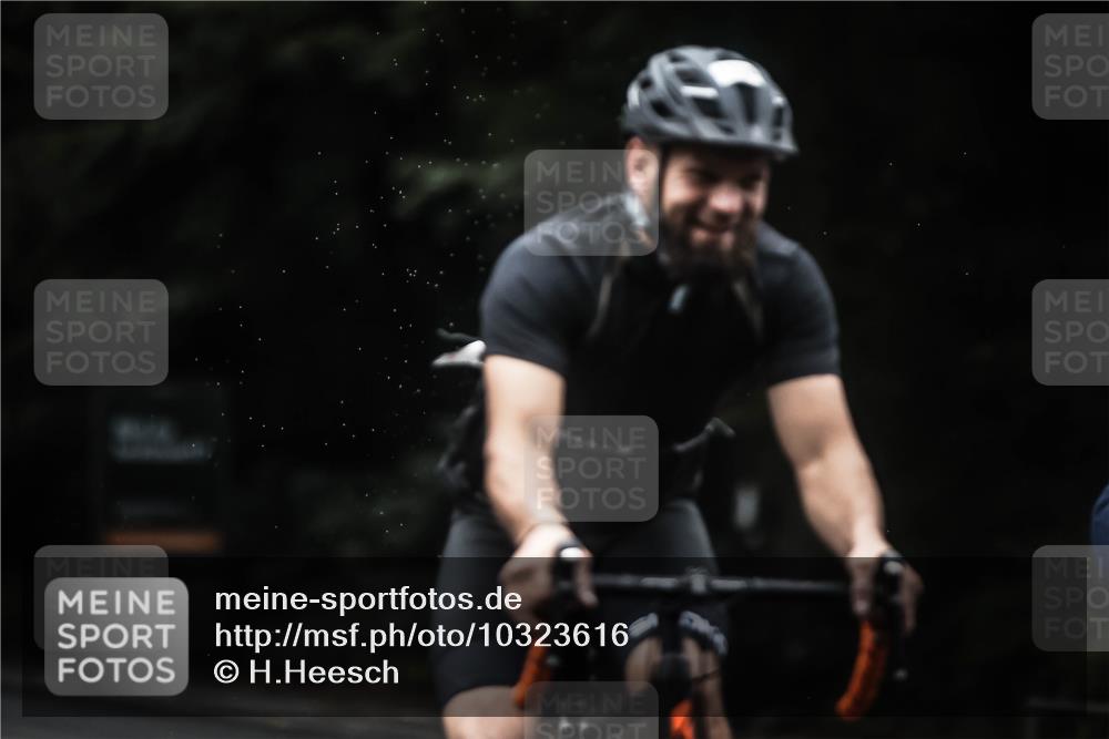 13.09.2026 - Stadtparktriathlon H.Heesch http://msf.ph/oto/10323616 13.09.2026 13:10:16 Radfahren 1229, 1255, 1262, 1375, 1395, 1396, 1405 meine-sportfotos.de