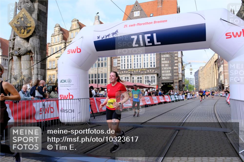 13.09.2026 - 21. swb-Marathon Bremen Tim E. http://msf.ph/oto/10323617 13.09.2026 10:59:50 Ziel 10147, 10377, 10745, 10922, 11151, 11207, 11519, 11594, 11873, 12267, 12295, 12481, 12527 meine-sportfotos.de