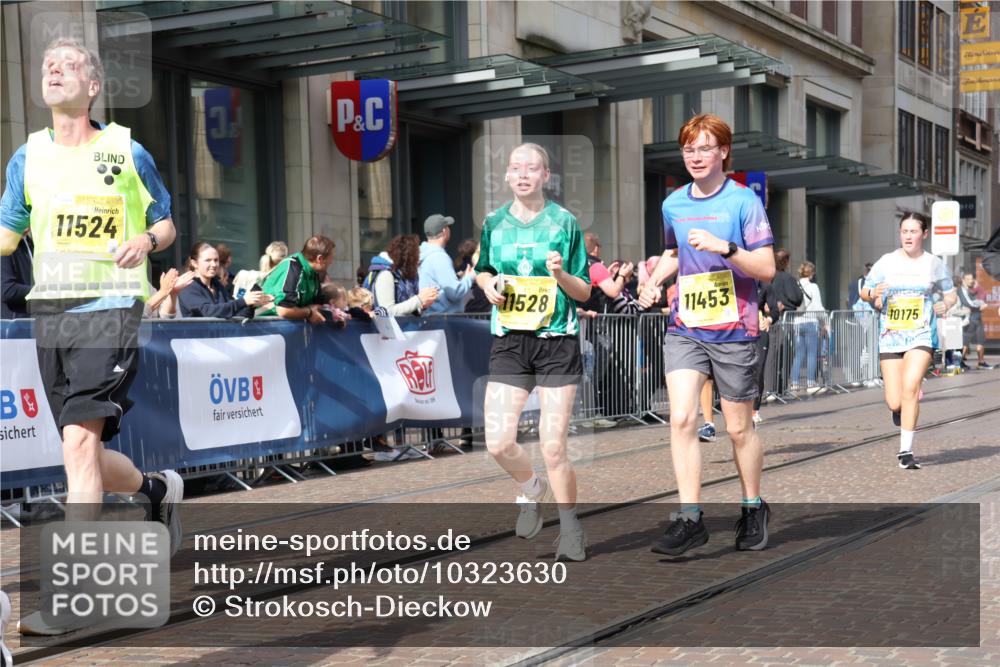 13.09.2026 - 21. swb-Marathon Bremen Strokosch-Dieckow http://msf.ph/oto/10323630 13.09.2026 10:59:57 Ziel 10144, 10677, 10758, 10801, 10810, 11016, 11045, 11071, 11129, 11158, 11159, 11160, 11259, 11453, 11524, 11525, 11528, 11547, 11587, 11588, 11589, 11623, 11907, 12105, 12106, 12123, 12190, 12274, 12291, 12352, 12394, 12530, 12531, 10175, 10236, 10355, 10669, 10691, 10867, 10928, 10929, 11054, 11056, 11071, 11089, 11194, 11250, 11419, 11427, 11445, 11501, 11637, 11803, 11879, 11904, 12138, 12238, 12239, 12242, 12243 meine-sportfotos.de
