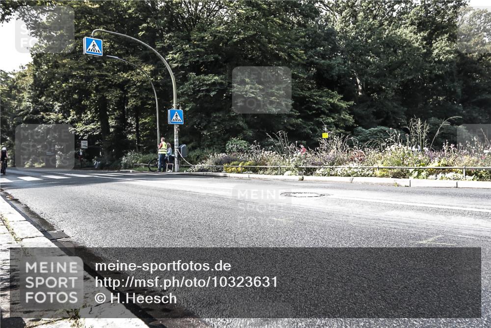 13.09.2026 - Stadtparktriathlon H.Heesch http://msf.ph/oto/10323631 13.09.2026 11:27:22 Radfahren 619, 793, 822 meine-sportfotos.de