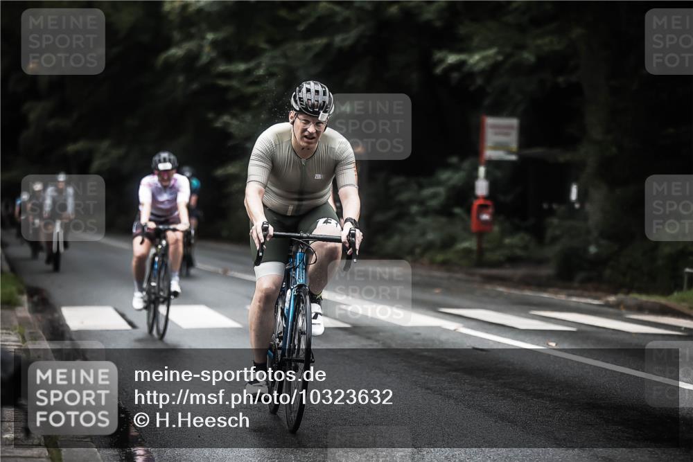 13.09.2026 - Stadtparktriathlon H.Heesch http://msf.ph/oto/10323632 13.09.2026 13:10:20 Radfahren 1229, 1255, 1262, 1326, 1375, 1388, 1395, 1396, 1405, 1417 meine-sportfotos.de